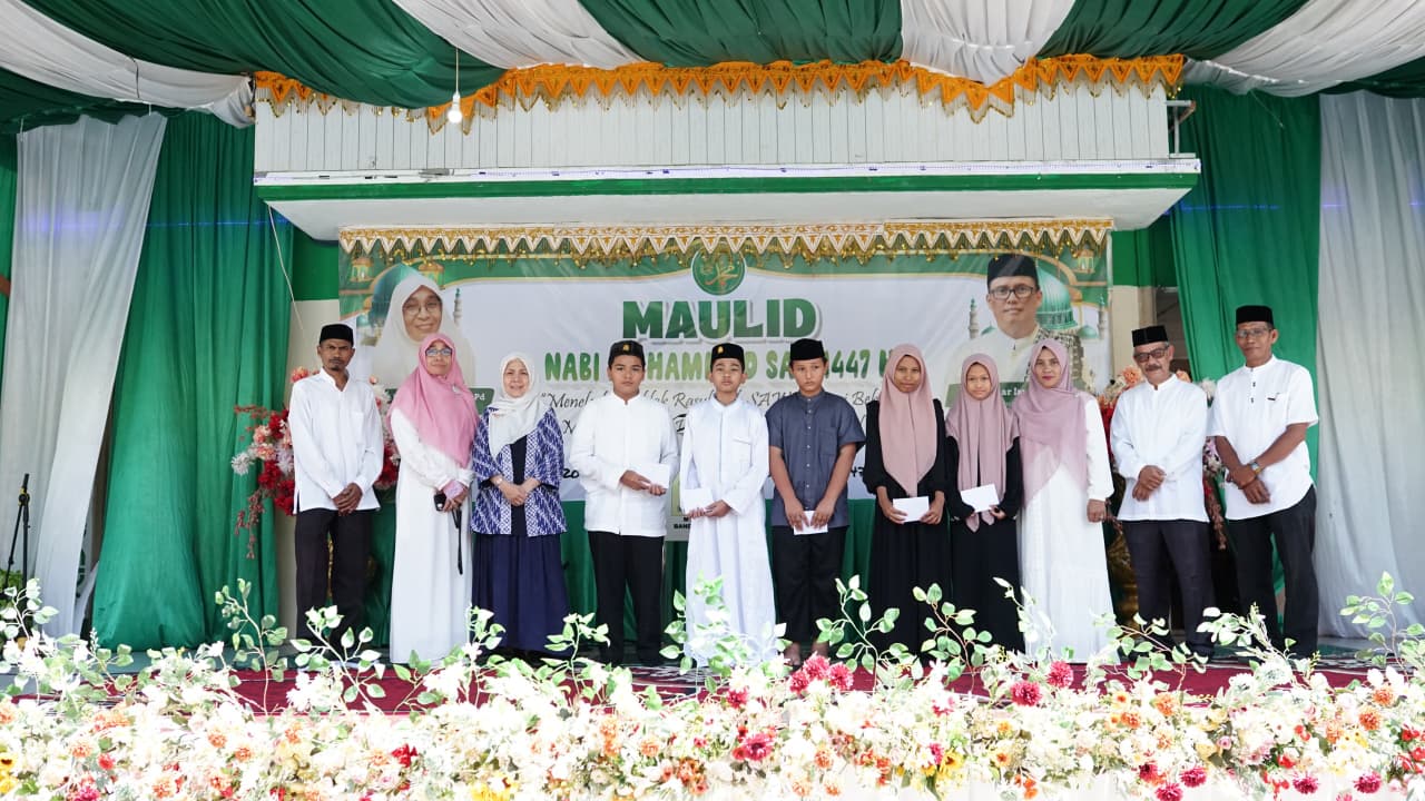 Peringatan Maulid di MTsN 1 Banda Aceh: Tebar Kebaikan dan Santuni Puluhan Anak Yatim