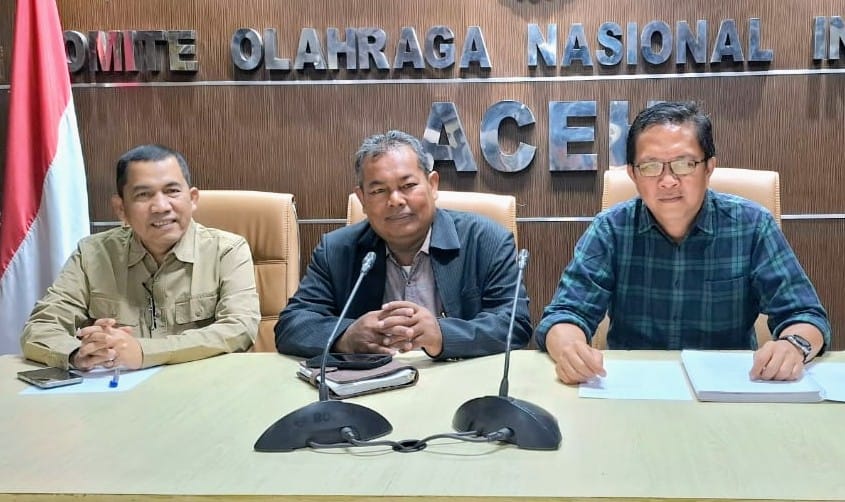 Ketua TPP Calon Ketua Umum KONI Aceh T Nasruddin Syah SH didampingi Wakil Ketua Darmawan dan Sekretaris Ir PP Andry Agung MM. (Foto: Ist)