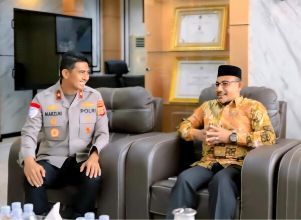 Haji Uma saat melakukan audiensi dengan Brigjen Pol Marzuki Ali Basyah di Mapolda Aceh, Rabu, 3 September 2025.