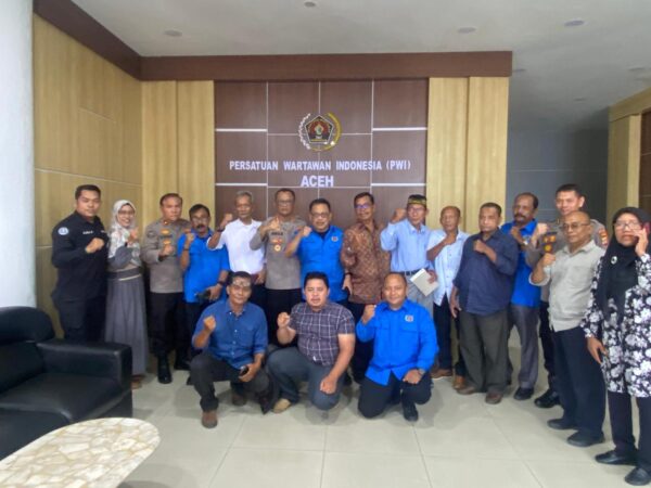 Kabid Humas Polda Aceh, Kombes Pol Joko Krisdiyanto, bersilaturahmi dengan Pengurus PWI Aceh, Kamis, 4 September 2025.