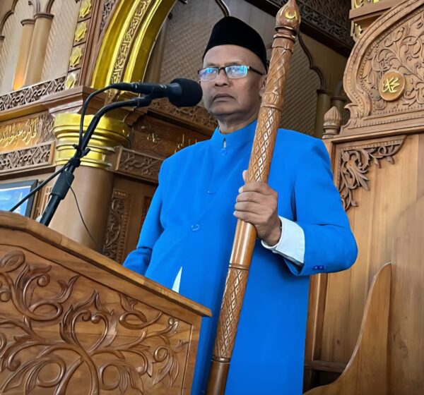 Tgk Saifuddin A. Rasyid, Imam Besar Mesjid Fathun Qarib UIN Ar-Raniry Banda Aceh