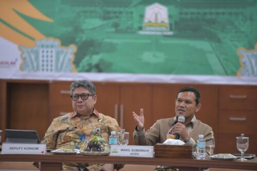 Wagub Aceh Fadhlullah menghadiri rapat terkait dukungan pembukaan pelayanan langsung Aceh-Penang (Malaysia) di ruang Potensi Daerah Kantor Gubernur Aceh, Kamis (11/9). (Foto: Ist)