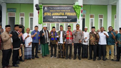 Wagub Aceh Fadhlullah meresmikan STAI Jannatul Firdaus di Subulussalam, Sabtu (13/9).
