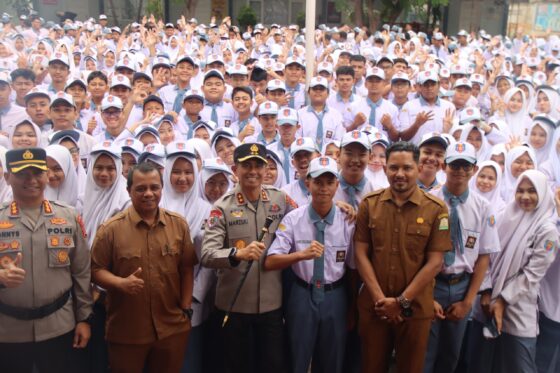 Kapolda Aceh Irjen Pol Marzuki Ali Basyah menggalakkan Saweu Sikula, bertujuan memberi motivasi belajar dan membangun karakter generasi muda. (Foto: Ist)