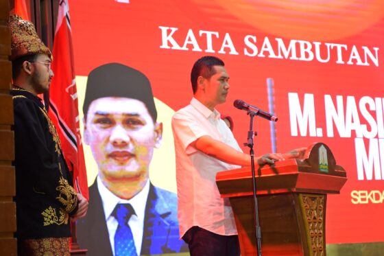 Sekda Aceh M Nasir Syamaun saat menghadiri penutupan Munas II Muda Seudang di Anjong Mon Mata Komplek Meuligoe Gubernur Aceh, Ahad malam (21/9).