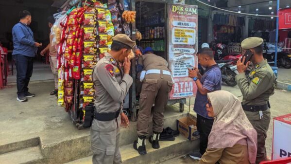 Kanwil Bea Cukai Aceh bersama Satpol PP-WH Aceh mengamankan 11.400 batang rokok ilegal dalam razia yang digelar selama tiga hari, 24–26 September 2025, di Banda Aceh dan Aceh Besar. (Foto: Ist)