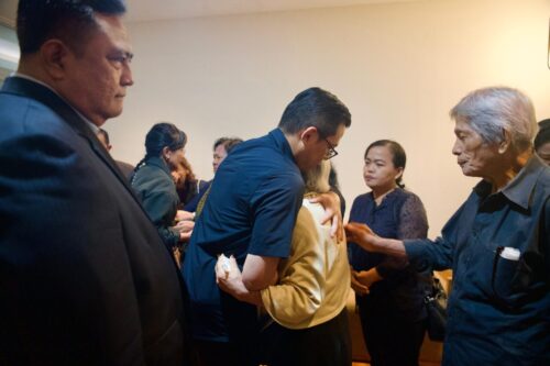 Menteri Luar Negeri Sugiono menyampaikan komitmen untuk menanggung biaya pendidikan anak-anak dari mendiang staf KBRI Lima, Zetro Leonardo Purba.