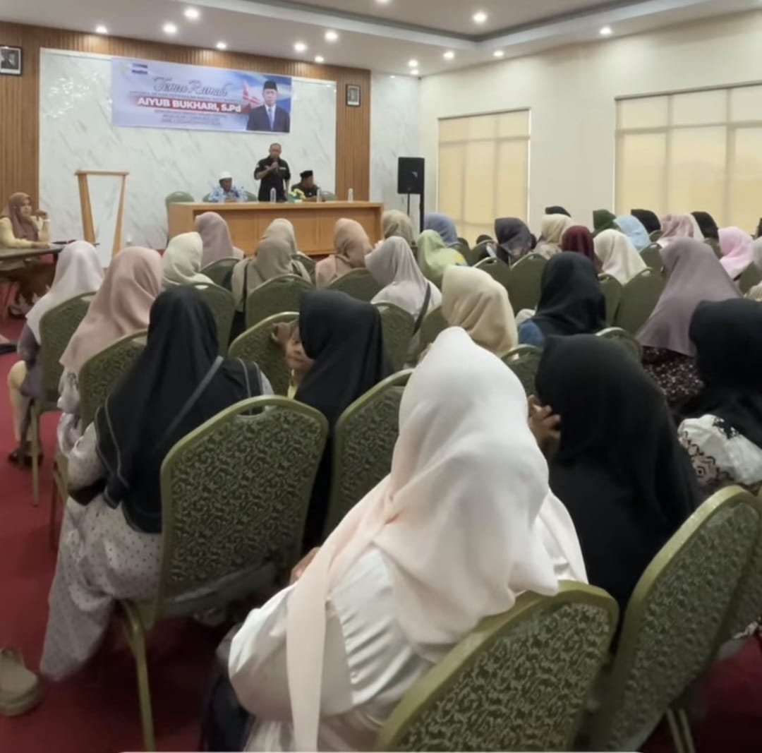 Ibu-ibu Keluhkan Ekonomi Sulit ke DPRK Banda Aceh