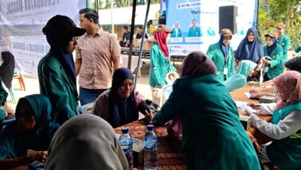 BEM FKep Universitas Syiah Kuala bakti sosial tahunan, Gerakan Mahasiswa Keperawatan Peduli Masyarakat (GEMPAR) ke-13, di Desa Atong, Kecamatan Montasik, Aceh Besar.