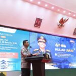 Kapolda Aceh Irjen Pol Marzuki Ali Basyah tampil sebagai pembicara dalam kuliah umum di Universitas Syiah Kuala (USK) di Gedung AAC Dayan Dawood, Selasa, 30 September 2025. (Foto: Ist)