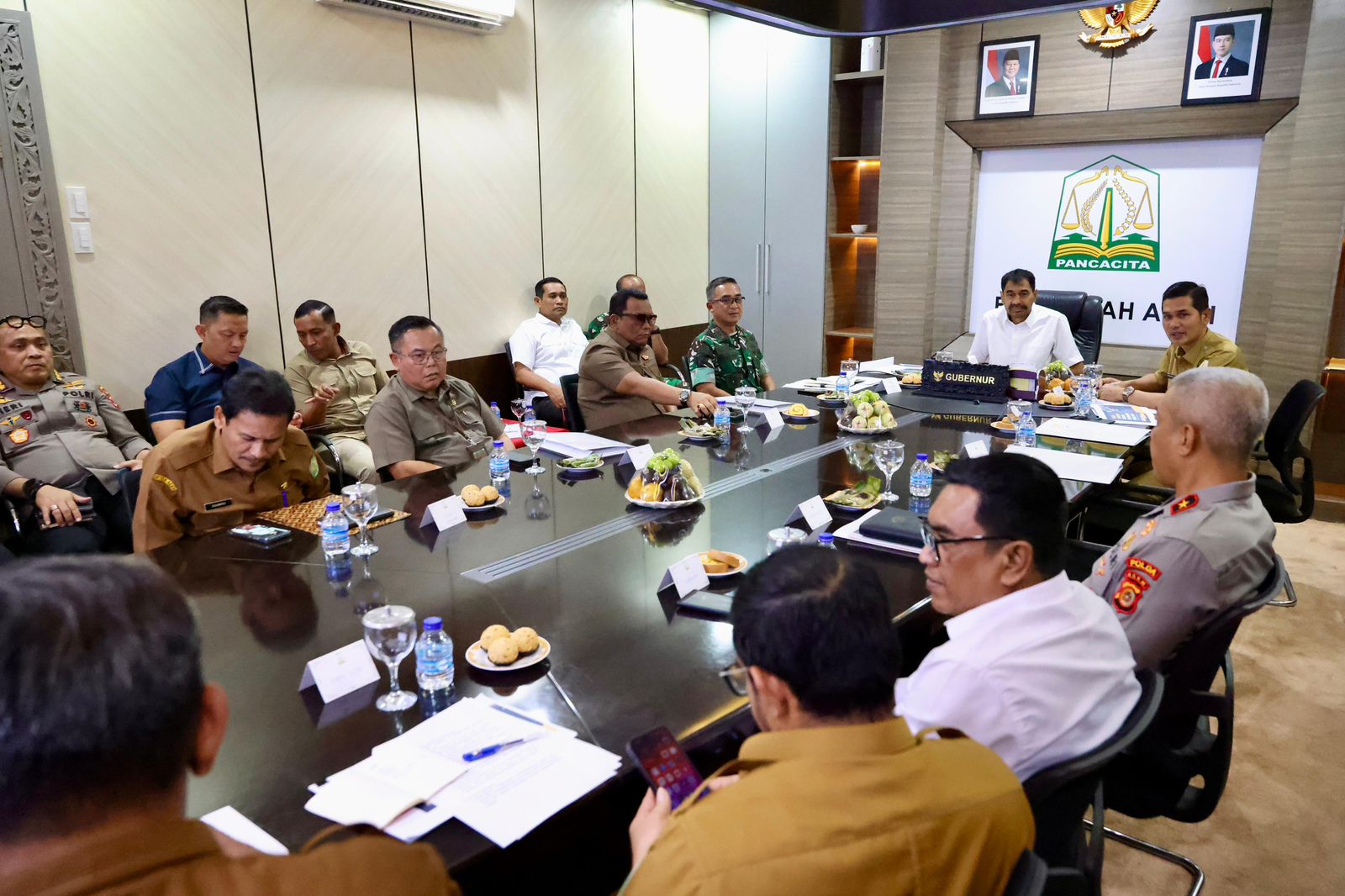 Mualem Kumpulkan Forkopimda Bahas Penertiban Tambang Ilegal