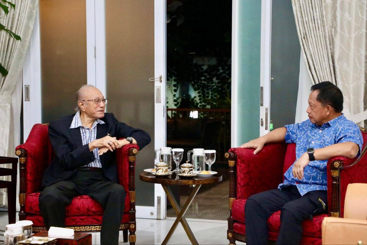 Wali Nanggroe Aceh Malik Mahmud Al-Haythar, melakukan pertemuan khusus Mendagri Tito Karnavian di kediaman dinas Mendagri, Jakarta