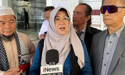 Pegiat media sosial, Tifauzia Tyassuma alias Dokter Tifa, mengumumkan bahwa buku kontroversial Gibran's Black Paper akan segera diluncurkan.