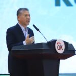 Rektor USK Prof Dr Ir Marwan pada acara OJK Mengajar dan Sosialisasi Pasar Modal Syariah yang digelar OJK di Gedung AAC Dayan Dawood, Darussalam, Banda Aceh, Jum'at (3/10). (Foto: Ist)