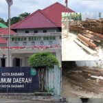 Setelah kasus raibnya kayu eks bongkaran RSUD Kota Sabang viral dan menuai sorotan publik, manajemen RSUD mendadak memindahkan ke gudang milik Pemko Sabang di arena Sabang Fair. (Foto: Ist)