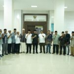 Bupati Aceh Besar Muharram Idris atau akrab disapa Syech Muharram, memimpin pertemuan dengan Tim Pemekaran Aceh Rayeuk di aula Lantai 2 Kantor Bupati Aceh Besar, Jum’at (3/10). (Foto: Ist)