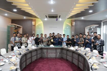 Wakil Wali Kota Banda Aceh, Afdhal Khalilullah, menerima audiensi Fokusgampi Banda Aceh di ruang rapat Balai Kota, Kamis (16/10/2025)