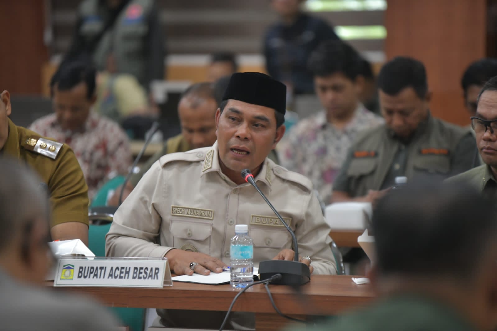 IMG-20251028-WA0054 | INFOACEH.net Bupati Aceh Besar Muharram Idris menghadiri Rakor Penanggulangan Bencana 2025 di Gedung Serbaguna Kantor Gubernur Aceh, Selasa (28/10).