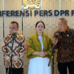 Wakil Ketua DPR RI Saan Mustopa bersama Ketua DPR RI Puan Maharani dan Wakil Ketua DPR RI Sufmi Dasco Ahmad