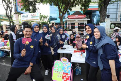 PPDS Kedokteran Jiwa Fakultas Kedokteran USK bekerja sama dengan Rumah Sakit Jiwa (RSJ) Aceh menggelar kegiatan edukatif dan interaktif pada Car Free Day di Banda Aceh, Ahad, 12 Oktober 2025. | INFOACEH.net PPDS Kedokteran Jiwa Fakultas Kedokteran USK bekerja sama dengan Rumah Sakit Jiwa (RSJ) Aceh menggelar kegiatan edukatif dan interaktif pada Car Free Day di Banda Aceh, Ahad, 12 Oktober 2025.