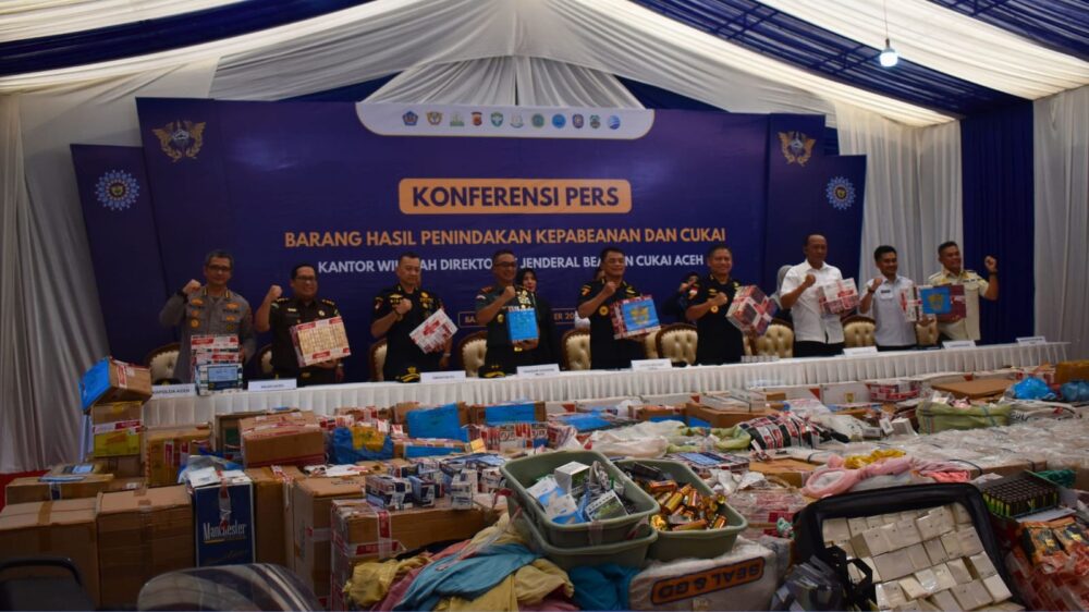 Konferensi Pers Capaian Penindakan dan Pemusnahan Barang Hasil Penindakan (BHP) digelar di Kanwil Bea dan Cukai Provinsi Aceh, Rabu (22/10). (Foto: Ist)