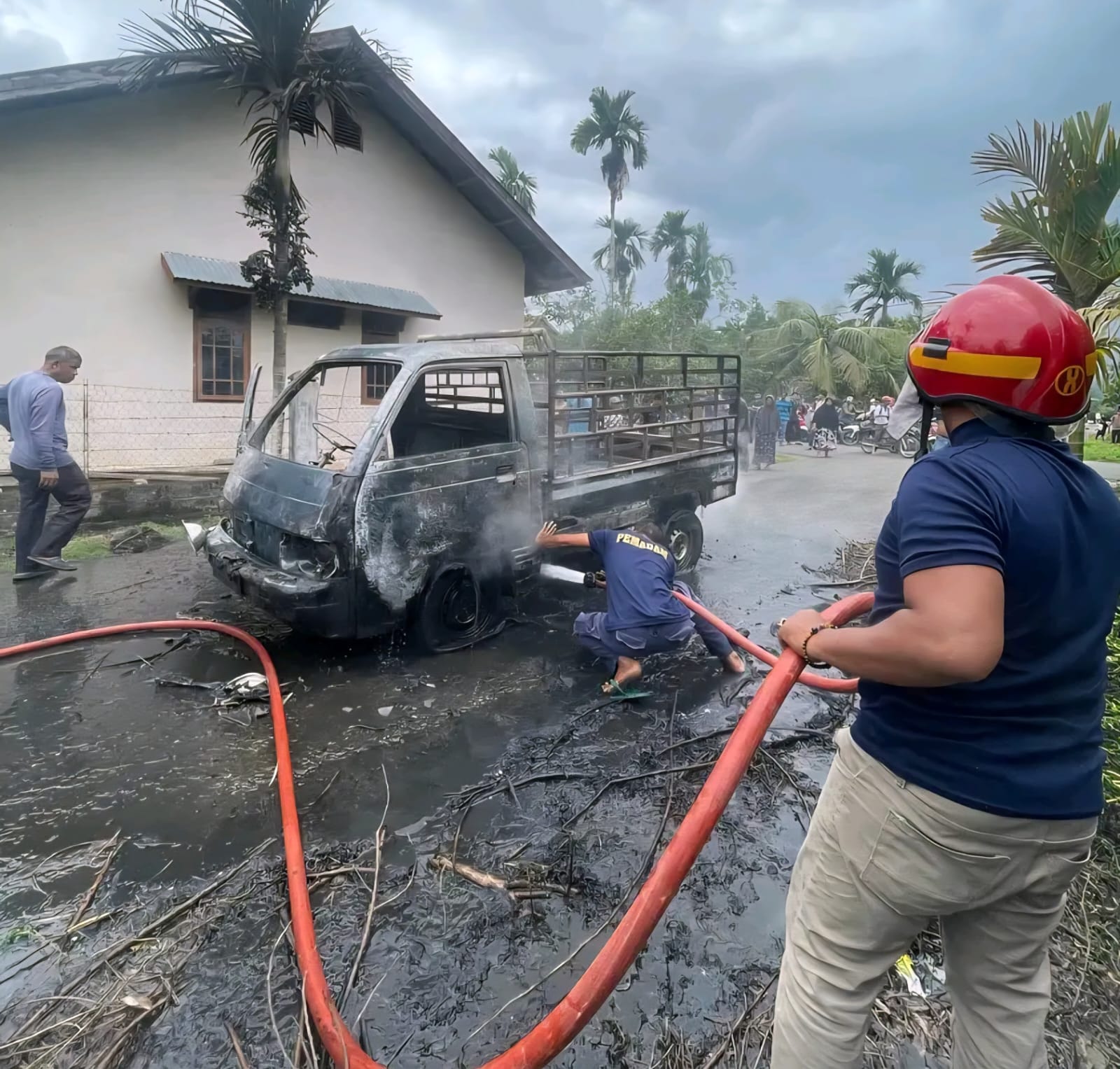 Mobil Pick Up Hangus Terbakar di Jantho, Diduga Akibat Korsleting Mesin