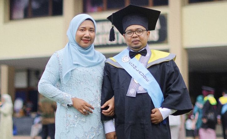 Dosen muda Universitas Teuku Umar (UTU) Meulaboh, Dr Affandi SE MSi meraih gelar doktor dengan predikat terbaik di Universitas Sebelas Maret (UNS) Surakarta. (Foto: Ist)