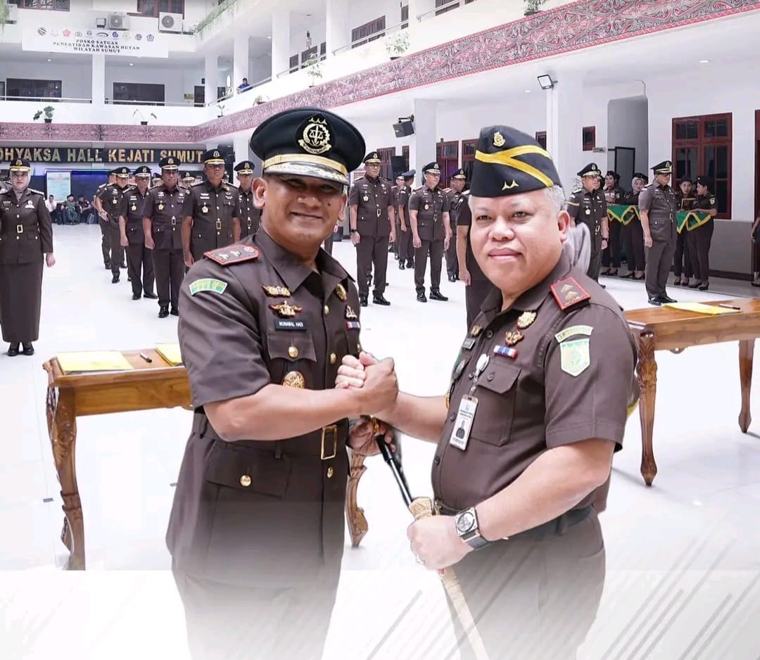 Munawal Hadi SH MH, resmi menjabat Kajari) Simalungun, usai dilantik oleh Kajati Sumut Dr Harli Siregar SH MH di Medan, Rabu (5/11). (Foto: Ist)