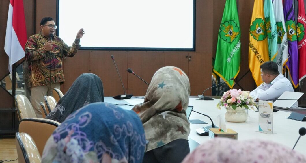 UIN Ar-Raniry Banda Aceh menyelenggarakan Workshop Pemeringkatan Internasional dan Reputasi Universitas, 18–20 November 2025, di Aula SBSN Fakultas Psikologi. (Foto: Ist) | INFOACEH.net UIN Ar-Raniry Banda Aceh menyelenggarakan Workshop Pemeringkatan Internasional dan Reputasi Universitas, 18–20 November 2025, di Aula SBSN Fakultas Psikologi. (Foto: Ist)