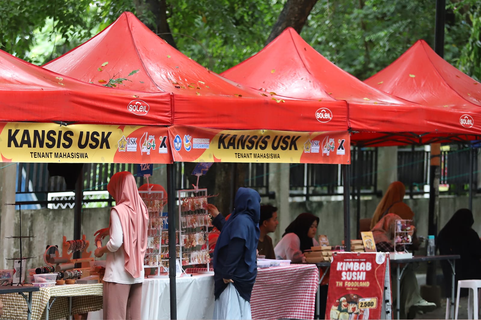 Kegiatan Peukan Mahasiswa atau KANSIS (Kantin Kampus/Siswa) Universitas Syiah Kuala (USK). (Foto: Ist)