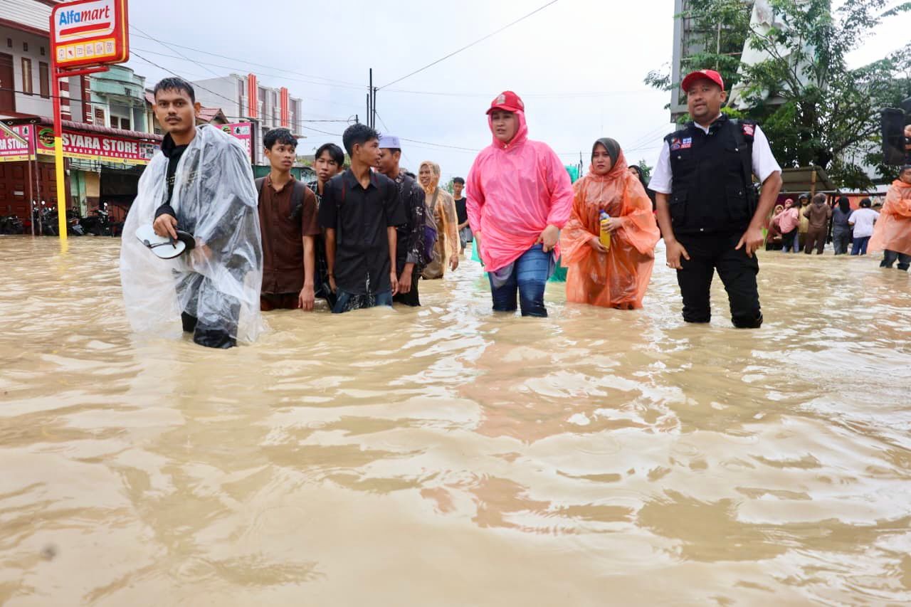 Aceh Darurat Bencana: Gubernur Instruksikan Bupati/Wali Kota Siaga