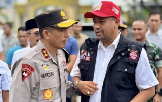 Kapolda Aceh Irjen Pol Marzuki Ali Basyah dan Plt. Kepala Dinas Sosial Aceh Chaidir