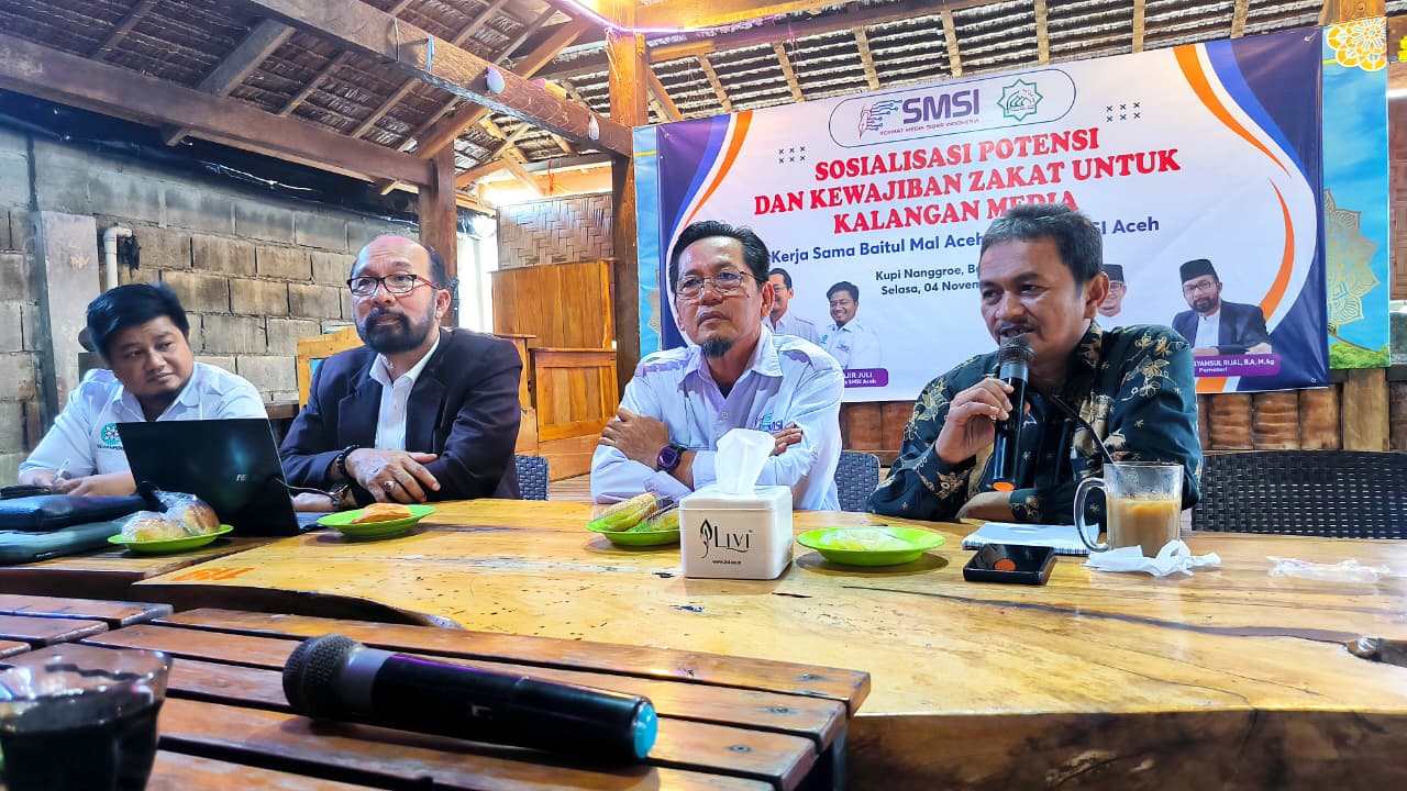 Kegiatan Sosialisasi Potensi dan Kewajiban Zakat untuk Kalangan Media, yang digelar SMSI Aceh di Kupi Nanggroe, Simpang Surabaya, Banda Aceh, Selasa (4/11). (Foto: Ist)