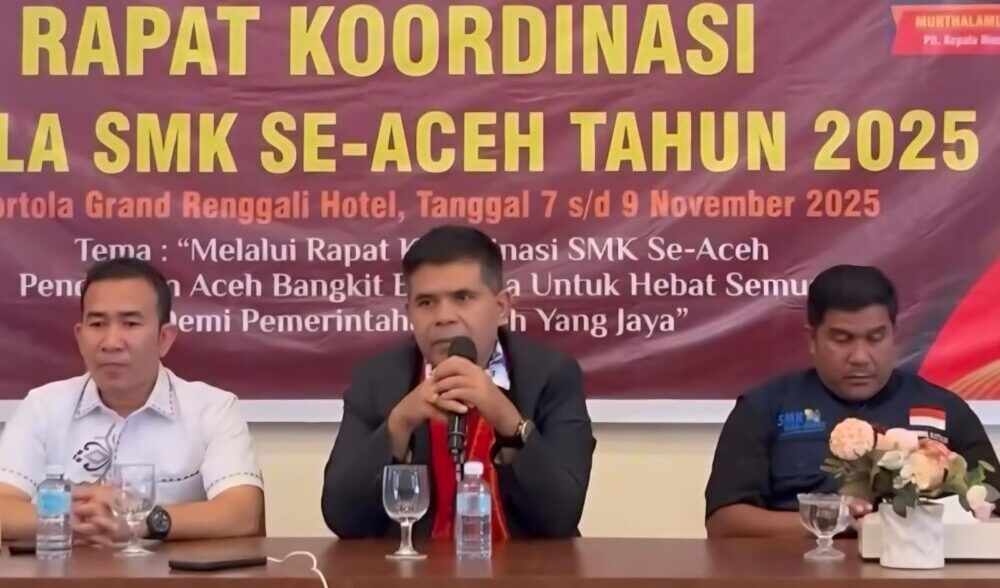 Plt Kepala Dinas Pendidikan Aceh Murthalamuddin saat menghadiri Rakor Kepala SMK se-Aceh tahun 2025 di Takengon, Aceh Tengah, Sabtu (8/11). (Foto: Ist)