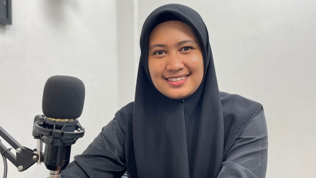 Ketua Yayasan Aceh Bergerak, Eva Hazmaini