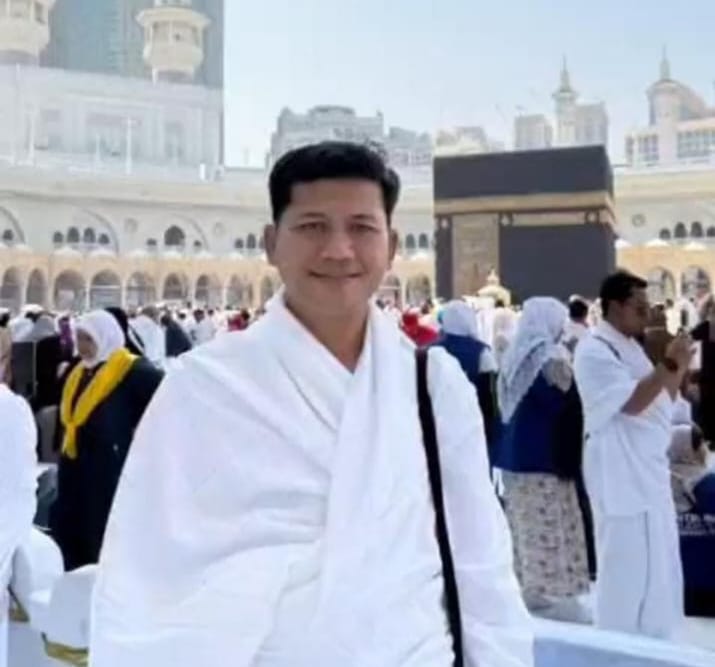 Bupati Aceh Selatan Mirwan MS melaksanakan ibadah umrah di tengah kondisi darurat bencana hidrometeorologi yang melanda Aceh saat ini.