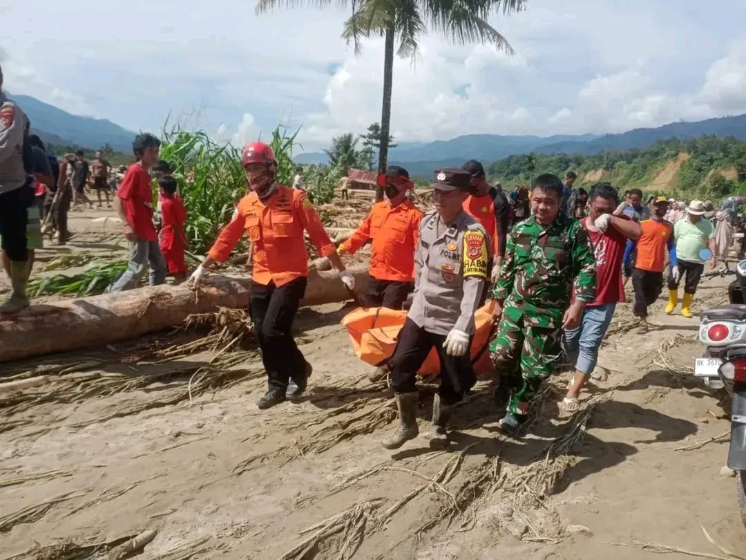 Jumlah korban meninggal banjir bandang dan longsor di Aceh terus bertambah mencapai 277 orang hingga Rabu (3/12). (Foto: Ist)