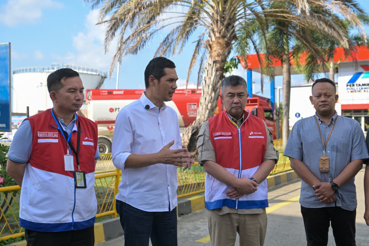 Sekda Aceh, M. Nasir Syamaun berkunjung ke PT Pertamina Patra Niaga Regional Sumbagut di Terminal BBM Krueng Raya Aceh Besar, Jum'at (5/12).