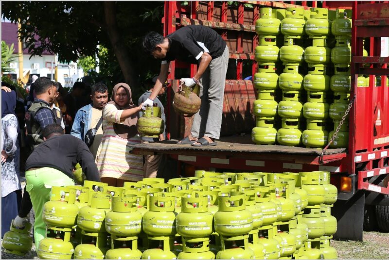Operasi pasar LPG digelar di Banda Aceh, Sabtu (6/12).