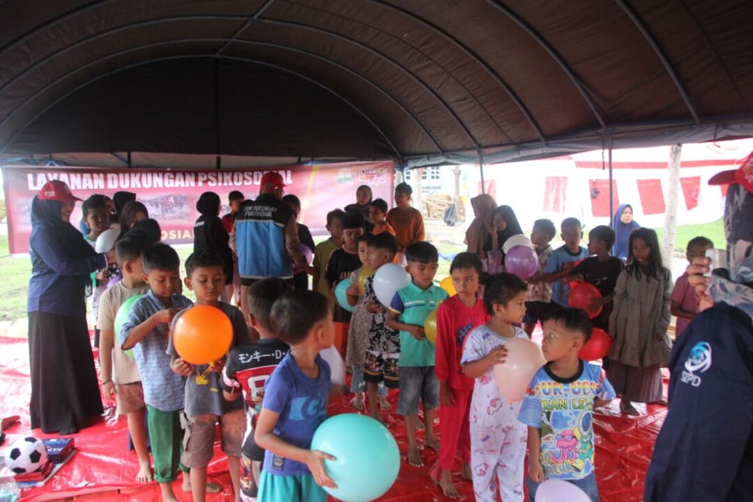Dinas Sosial Aceh terus memperkuat pemulihan anak-anak terdampak banjir melalui program Layanan Dukungan Psikososial (LDP), pada Sabtu (6/12) di Bireuen dan Pidie Jaya. (Foto: Ist)