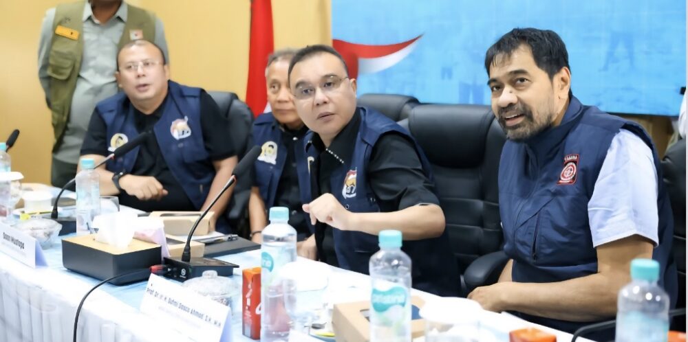 Gubernur Aceh Muzakir Manaf atau Mualem Wakil Ketua DPR RI dalam Rapat Koordinasi Satgas Pemulihan Pascabencana DPR RI bersama kementerian/lembaga dan kepala daerah,  di Banda Aceh, Selasa (30/12). (Foto: Ist)