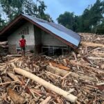 BNPB melalui Kedeputian Bidang Rehabilitasi dan Rekonstruksi menerjunkan 220 mahasiswa untuk pendataan rumah rusak akibat bencana banjir bandang di Aceh Timur. (Foto: Ist)