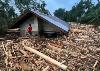 BNPB melalui Kedeputian Bidang Rehabilitasi dan Rekonstruksi menerjunkan 220 mahasiswa untuk pendataan rumah rusak akibat bencana banjir bandang di Aceh Timur. (Foto: Ist)