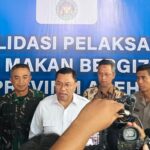 Wakil Kepala BGN Irjen Pol Sony Sonjaya didampingi Kapolda Aceh Irjen Pol Marzuki Ali Basyah dan Pangdam Iskandar Muda Mayjen TNI Joko Hadi Susilo, pada konsolidasi Program MBG Provinsi Aceh di Hotel Hermes Palace Banda Aceh, Sabtu (17/1). (Foto: Ist)