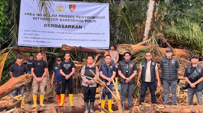 Direktorat Tipidter Bareskrim Polri turun ke Aceh Tamiang untuk menyelidiki dugaan tindak pidana lingkungan hidup yang diduga menjadi pemicu banjir bandang disertai kayu gelondongan di wilayah itu. (Foto: Dok. Bareskrim Polri)