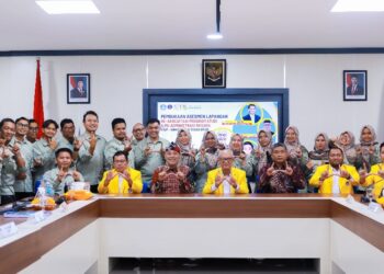 Sivitas akademika Universitas Teuku Umar (UTU) foto bersama pada kegiatan Re-akreditasi Program Studi Ilmu Administrasi Negara (IAN) FISIP UTU. (Foto: Ist)