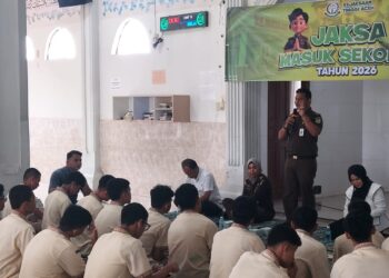 Kejati Aceh melaksanakan penerangan hukum kepada pelajar melalui program Jaksa Masuk Sekolah (JMS) di SMAN 2 Banda Aceh pada Rabu, 11 Februari 2026. (Foto: Ist)