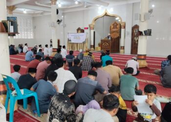 Ratusan jamaah memadati Masjid Al Badar Lampineung, Banda Aceh, saat Pengurus IKADI Aceh bersama Salimah Aceh menggelar Tablig Akbar Tarhib Ramadan 1447 Hijriah, Sabtu sore (14/2).