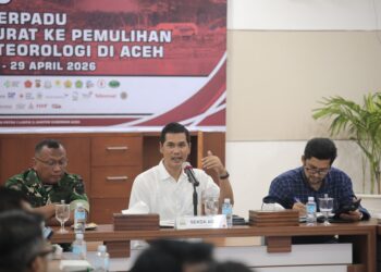 Sekda Aceh, M. Nasir Syamaun dalam rapat koordinasi evaluasi penanganan bencana di Banda Aceh, Senin (16/2). (Foto: Ist)