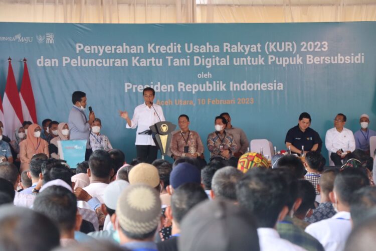 Presiden Joko Widodo (Jokowi) menyempatkan untuk melakukan diskusi dengan anak-anak muda dalam kunjungannya ke Aceh Utara, Jum'at (10/2)